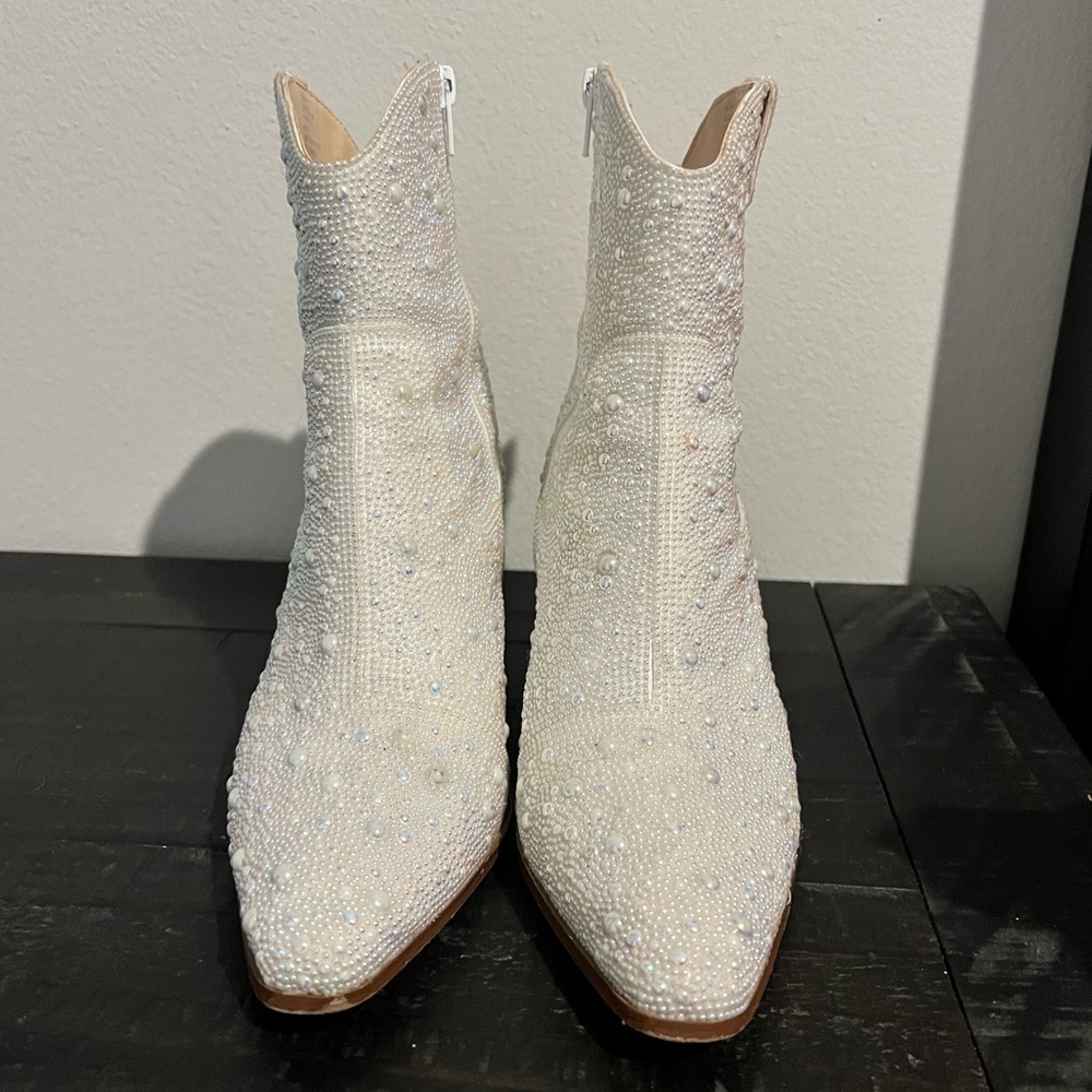 Betsey Johnson SB Emory Boots Pearl Size 9 Bridal - Picture 5 of 5
